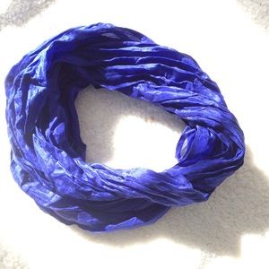 Exquisite Eileen Fisher silk infinity scarf